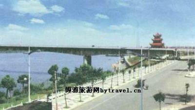湘江大桥和临资口大桥