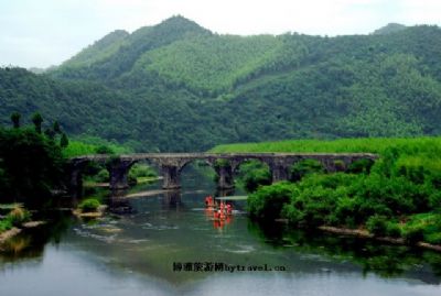 东津河漂流